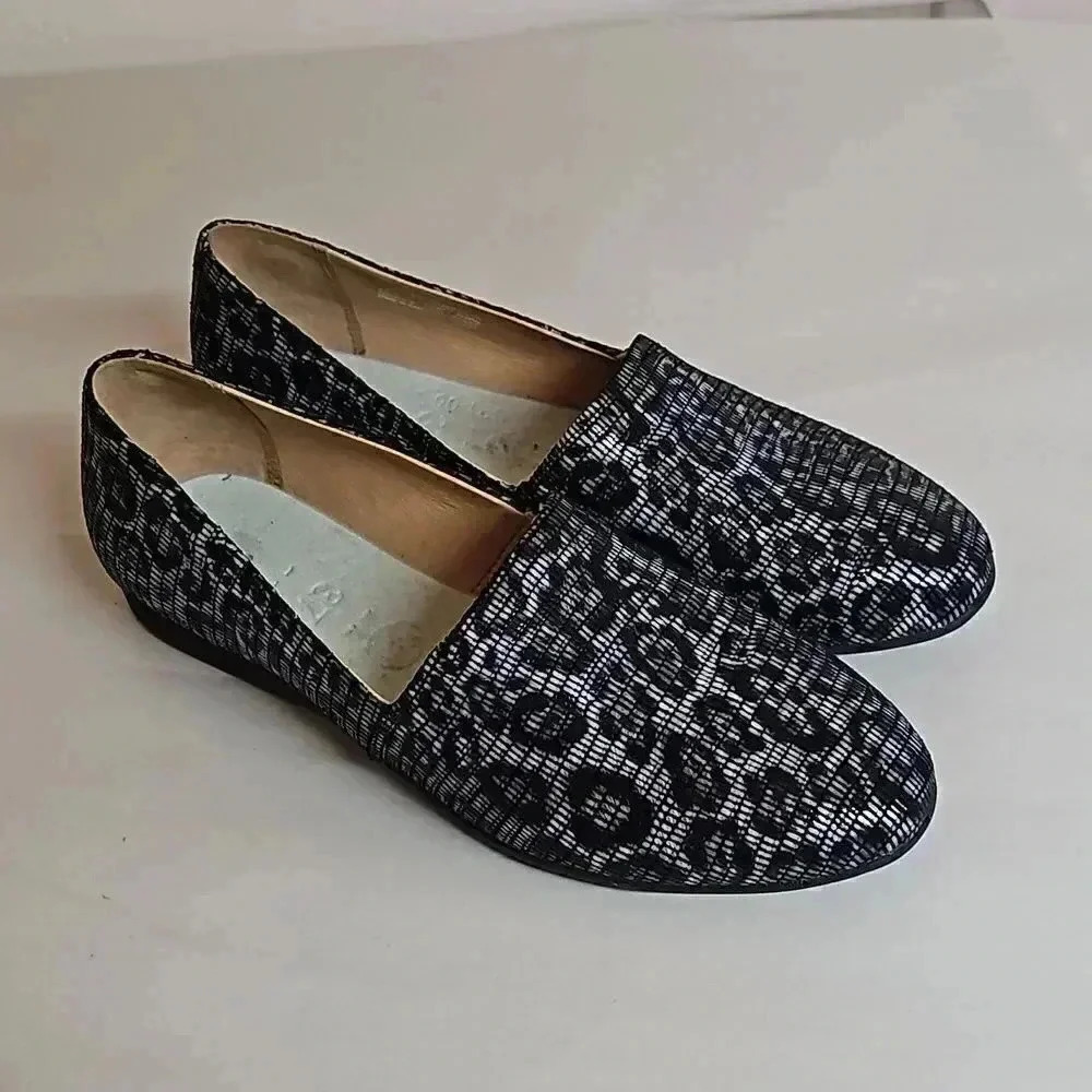 Dansko ANIMAL PRINT slip on FLATS  SIZE 37